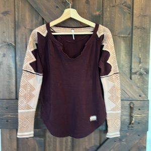FREE PEOPLE LONG SLEEVE PULLOVER KNIT SHIRT SIZE XS c7